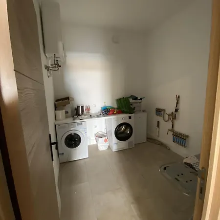 Studio 7 En Coliving 招待所 弗龙蒂尼昂